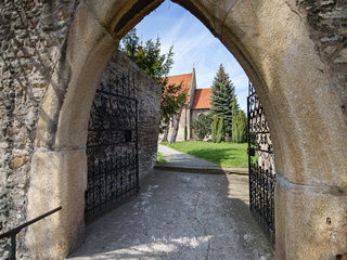 Romański Kościół Wniebowzięcia Najświętszej Maryi Panny w Wierzbnej