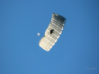 Paragliding i Skoki Spadochronowe Zdjęcia z Pokazu Akrobacji Lotniczej