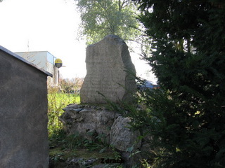 Ujazd Pomnik