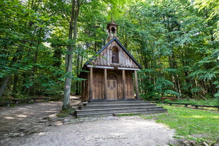 Kapliczka i Żródełko Św. Franciszka - Świętokrzyski Park Narodowy