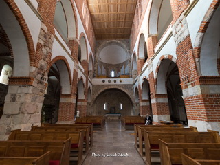 Romańska Kolegiata w Tumie