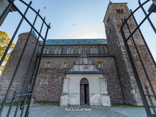 Romańska Kolegiata w Tumie