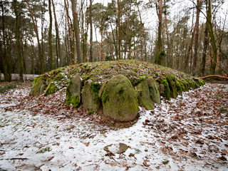 Grobowce megalityczne w Wietrzychowicach