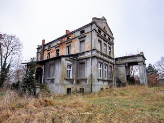 Pałac w Sieroszewicach