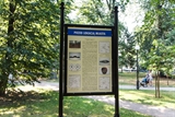 Fotografia Kurhanu w Kalendarium Historycznym powstałym jako ekspozycja stała w Krotoszyńskim Parku Miejski 2015