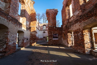 Zamek oraz Ruiny Pałacu Hatzfeldów w Żmigrodzie Foto Galeria 2020
